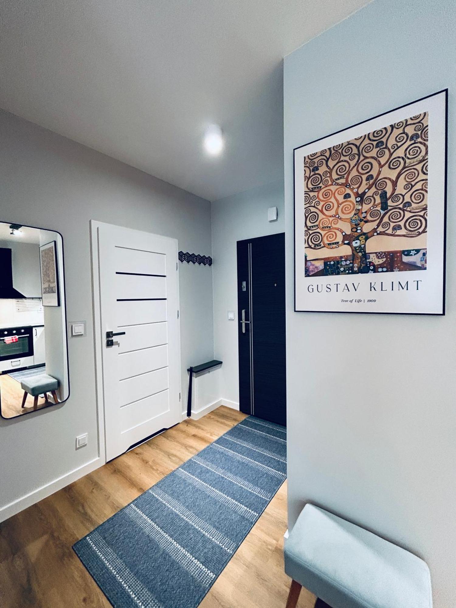 Boleslaviaapartments - Apartament Merci 4, Private Parking Free, Air Condition Boleslawiec  Kültér fotó